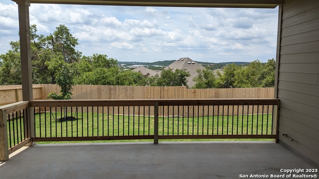 530 Singing Crk Property Photo 4