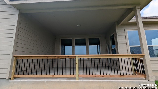 530 Singing Crk Property Photo 10