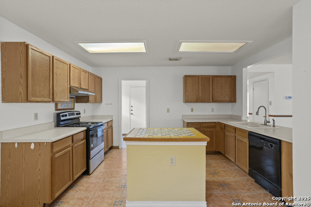 10138 Sandbrook Hill Property Photo 16
