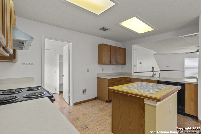10138 Sandbrook Hill Property Photo 17