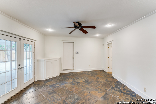100 Seford Dr Property Photo 4