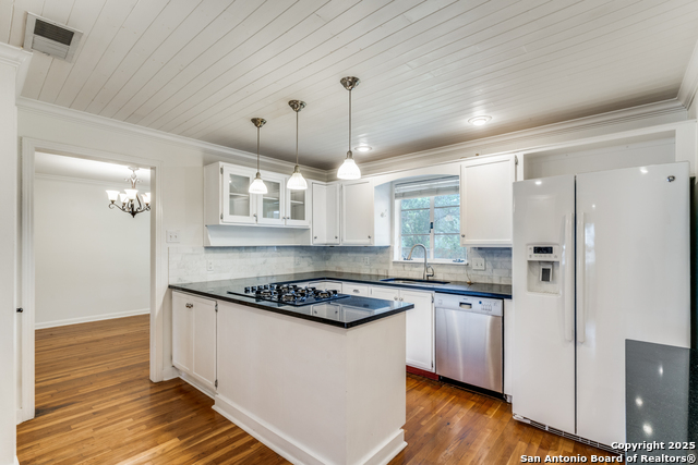 100 Seford Dr Property Photo 6