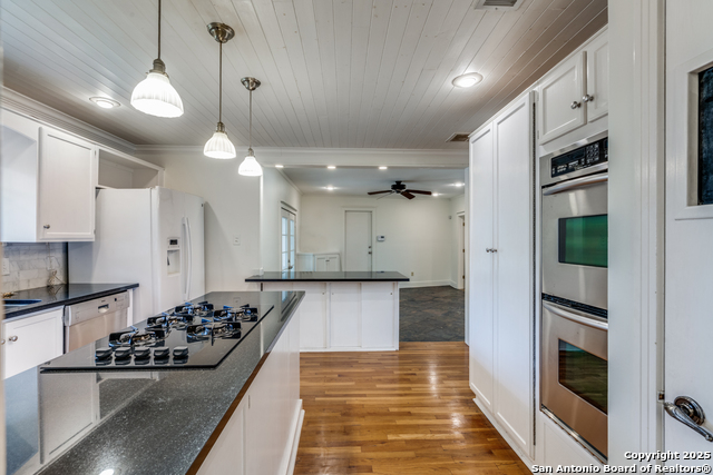 100 Seford Dr Property Photo 7