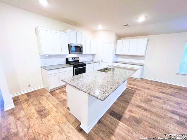 13206 Whisper Bend Property Photo 2