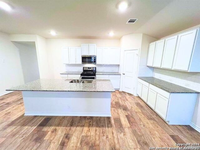 13206 Whisper Bend Property Photo 3