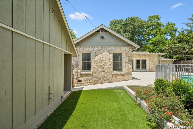 102 Nacogdoches Rd Property Photo 28