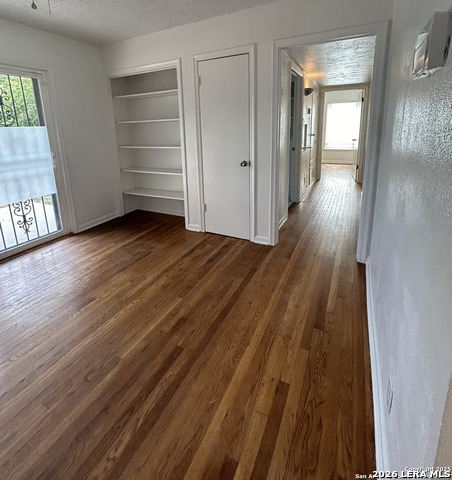 355 Cresham Property Photo 6