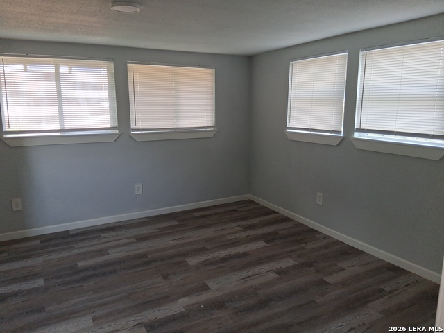 539 Hicks Property Photo 6