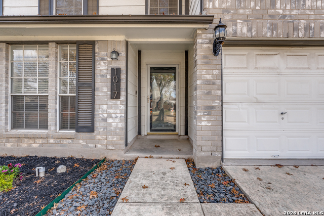 1017 Silvertree Property Photo 3