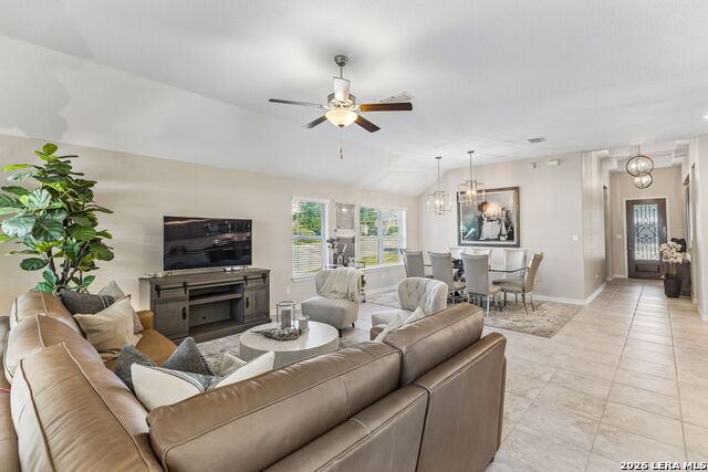 8512 Regusci Grv Property Photo 18
