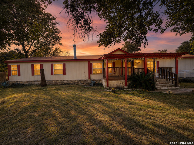 1935 Hickory Way Property Photo 1
