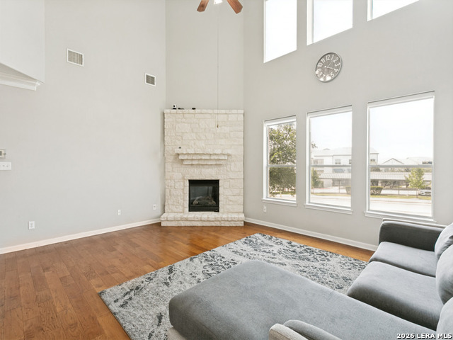 822 Tiger Lily Property Photo 6
