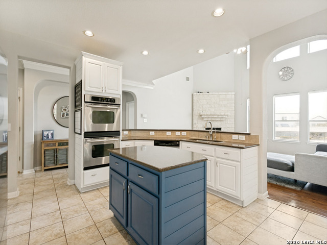 822 Tiger Lily Property Photo 9