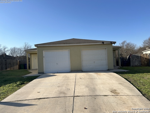 6304 GREENTOP DR Property Photo 1