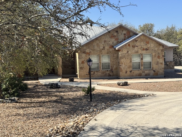 1351 Heritage Hl Property Photo 1