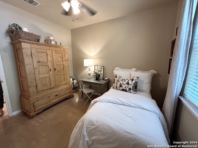 619 Lindheimer St Property Photo 12
