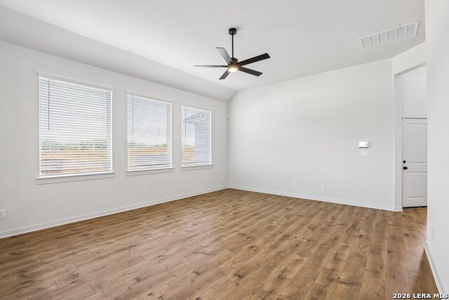138 Stream St Property Photo 4