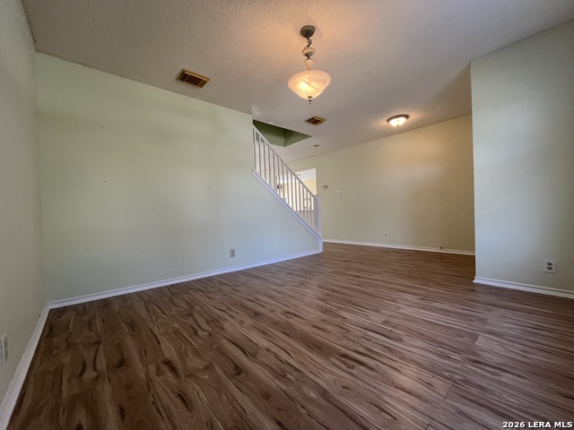 10403 Pelican Oak Dr Property Photo 3