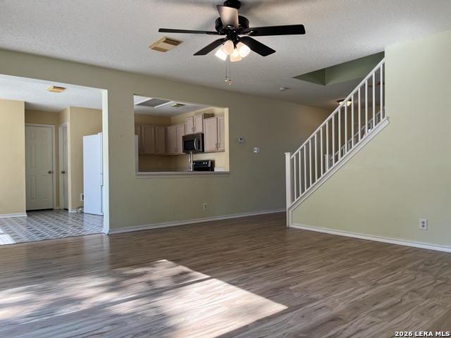 10403 Pelican Oak Dr Property Photo 8