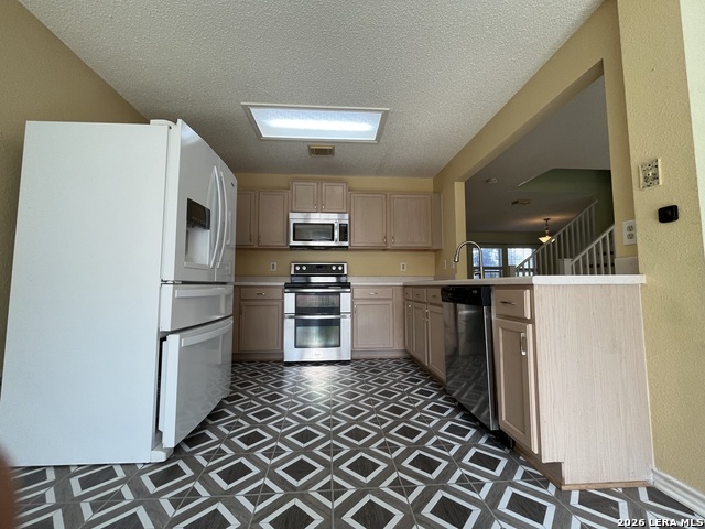 10403 Pelican Oak Dr Property Photo 9