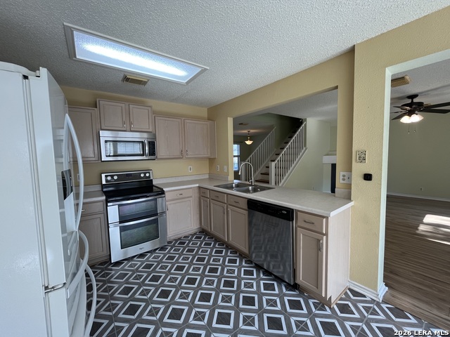 10403 Pelican Oak Dr Property Photo 10