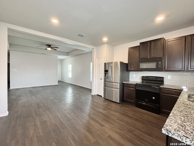 8226 Noble Crst Property Photo 5