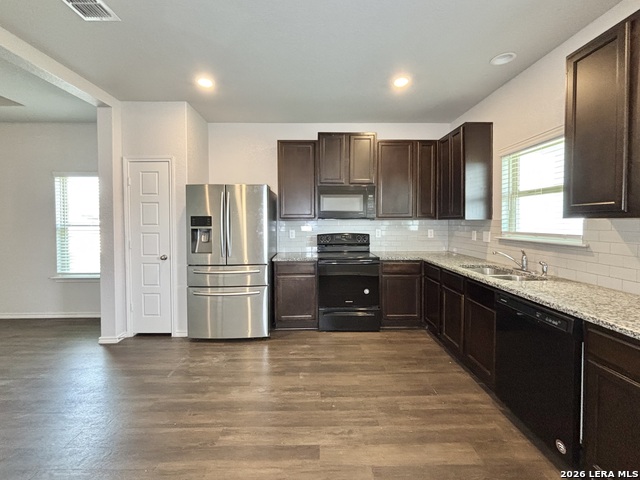 8226 Noble Crst Property Photo 6