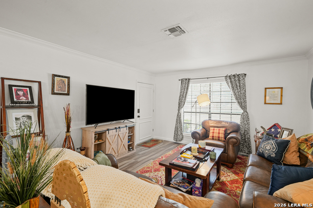 7926 Broadway Property Photo 11