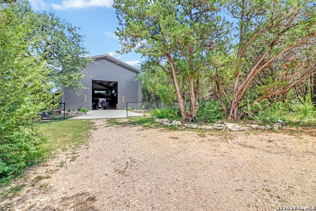 401 Buffalo Springs Spur Property Photo 8
