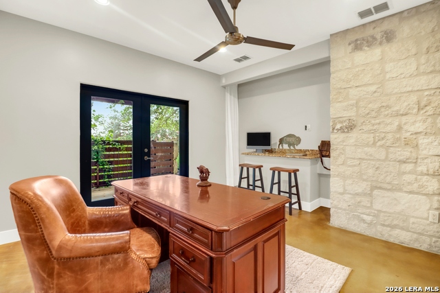 401 Buffalo Springs Spur Property Photo 32