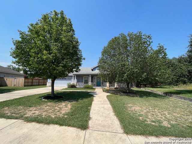 1835 White Tail Ln Property Photo 1
