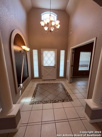 1835 White Tail Ln Property Photo 4