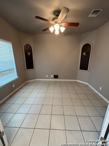1835 White Tail Ln Property Photo 5
