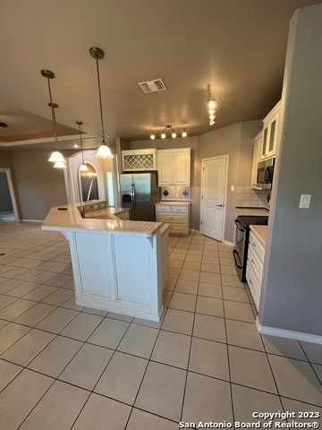 1835 White Tail Ln Property Photo 10