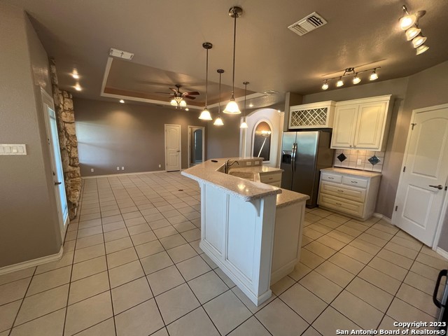 1835 White Tail Ln Property Photo 11