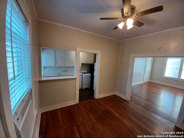 127 W Magnolia Ave Property Photo 7