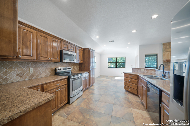 1634 Sunblossom Cir Property Photo 12