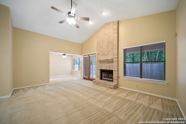 118 Golden Way Property Photo 7