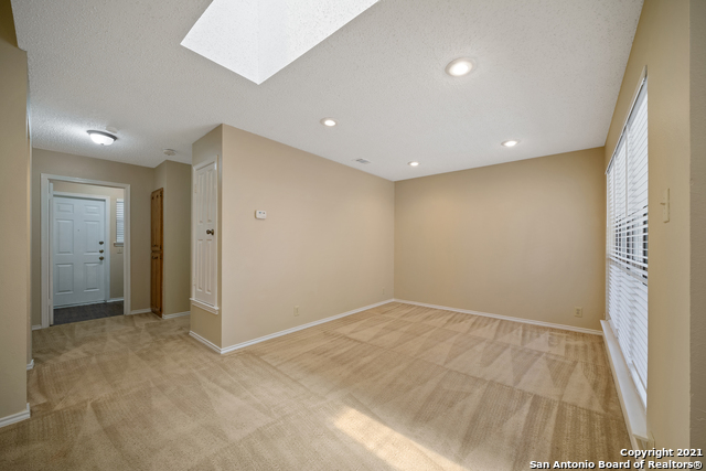 118 Golden Way Property Photo 16