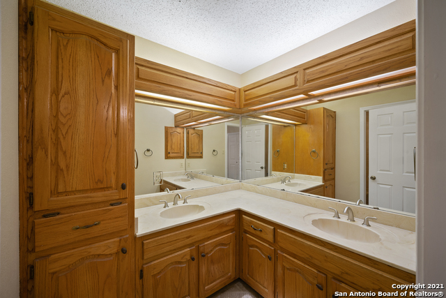 118 Golden Way Property Photo 22