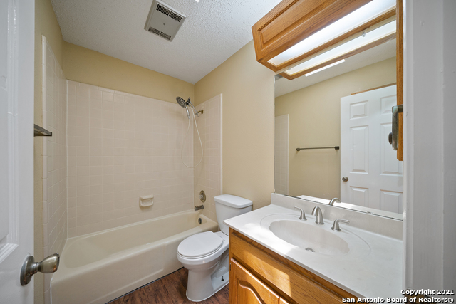 118 Golden Way Property Photo 24