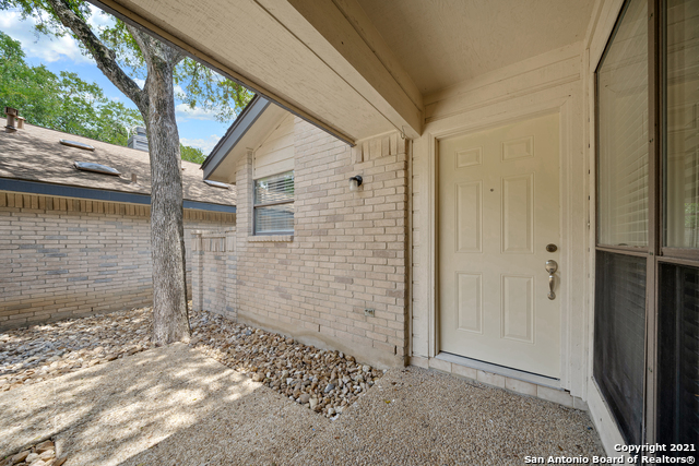 118 Golden Way Property Photo 31