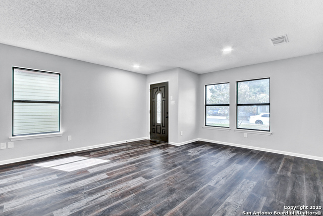 9715 Kashmir Dr Property Photo 2