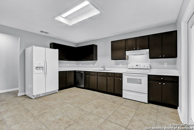 9715 Kashmir Dr Property Photo 7
