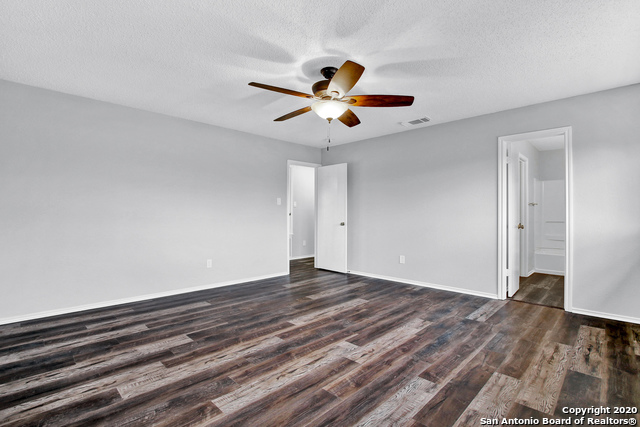 9715 Kashmir Dr Property Photo 10