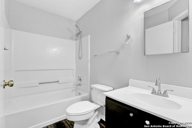 9715 Kashmir Dr Property Photo 13