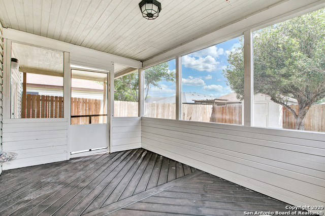 9715 Kashmir Dr Property Photo 16