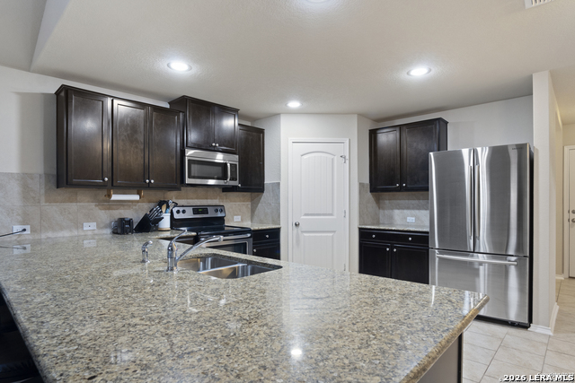 1735 Emerald Edge Property Photo 6
