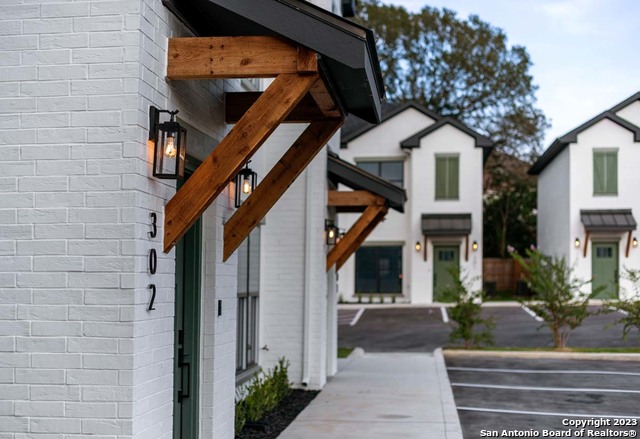 5927 Prue Rd Property Photo 2