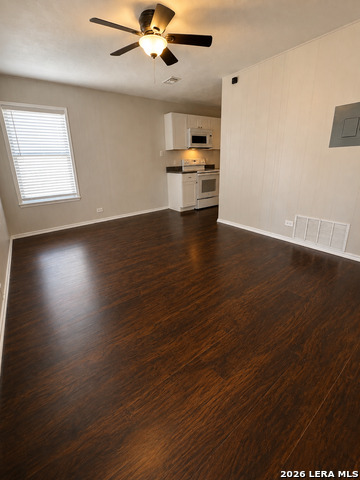 123 Harwood Dr Property Photo 2